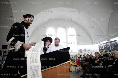 Gdansk. Synagoga przy ul. Partyzantow. Purim - karnawal...