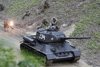 Wyburzanie Mostku Weisera na gdanskiej Strzyzy. Rozbiorke...