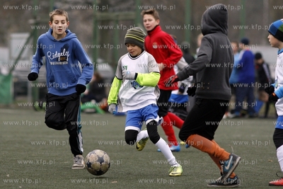 Gdansk Zaspa. Pilkarski turniej dzikich druzyn Do przerwy...