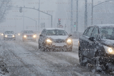 Gdansk.Ul. Grunwaldzka. Opady sniegu utrudniajace jazde.
29.12.2014
fot....