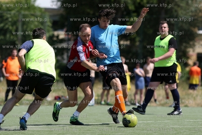 Gdansk Zaspa. Pilkarski turniej dzikich druzyn Do przerwy...