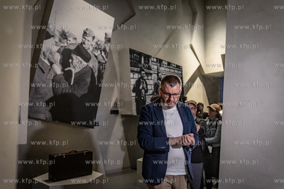 Oprowadzanie dziennikarzy po wystawie stałej MIIWŚ.
08.07.2024
fot....