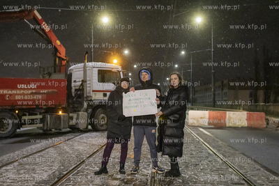 Most Siennicki.został zamknięty dla ruchu kołowego,...