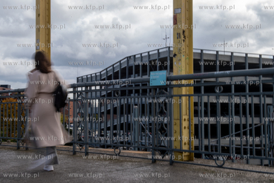 Na gdańskich mostach i wiaduktach pojawiły się tabliczki...