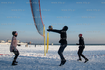 Zimowa Gdynia. Siatkówka plażowa nie tylko latem....