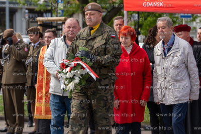 81. rocznica zakończenia II wojny światowej pod pomniekiem...