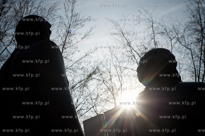 Pomnik Karl Heinricha Marx i Frederyk Engelsa na Marxengelsforum...
