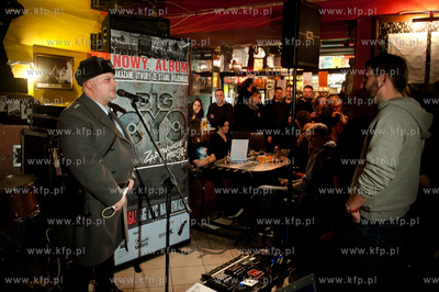 Gdansk. Gazeta Rock Cafe. Zadzwoncie po milicje! przedpremierowy...