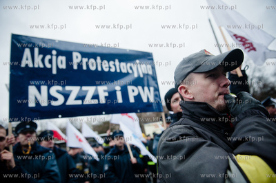 Gdansk. Pikieta Federacji Zwiazkow Zawodowych Sluzb...