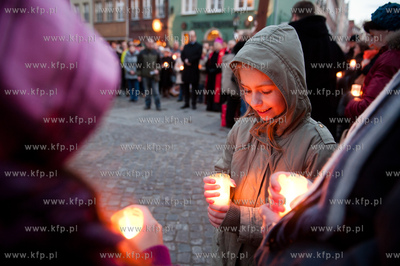 Gdanska Droga Krzyzowa, organizowana przez ojcow dominikanow.
30.03.2012
fot....