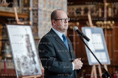 Gdansk. Dwor Artusa. Uroczystosc wreczenia nauczycielom...