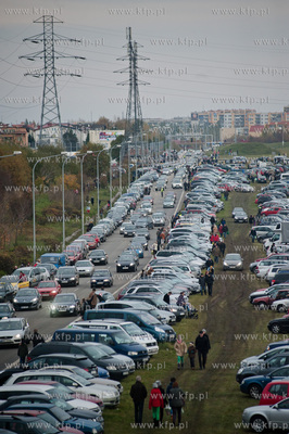 Gdansk. Samochody zaparkowane na ulicy Armi Krajowej...