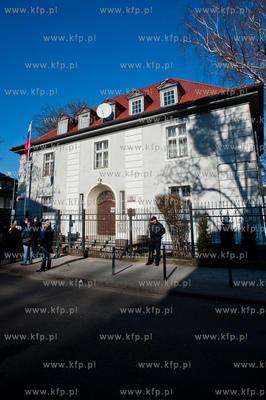 Gdansk. Pikieta osob solidarnych z Ukraina, zorganizowana...