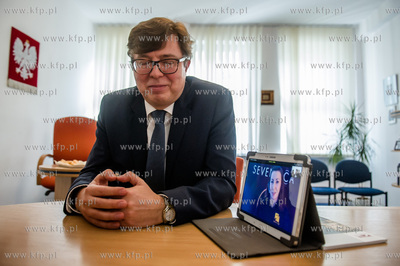 Gdynia. Posel na Sejm Tadeusz Aziewicz jako pierwszy...