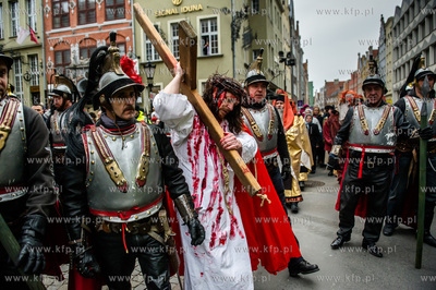 Wielki Piatek. Misterium Meki Panskiej na ulicach Gdanska.
25.03.2016
fot....