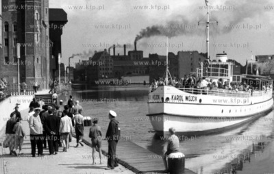 Statek wycieczkowy bialej floty Zeglugi Gdanskiej Karol...