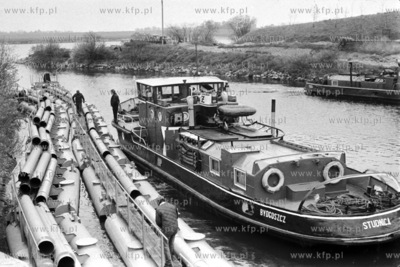 Holownik Studnica w bazie tczewskiej stoczni rzecznej....