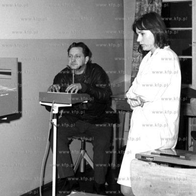 Badanie wzroku w gabinecie lekarskim.
04.1971
0000311z_kwiecien1971
Fot....