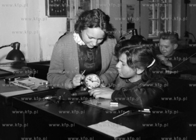 Zajęcie praktyczne w szkole zawodowej. (lata60).
1962
0002252z
Fot....