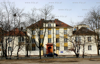 Budynek mieszkalny (dawniej Biuro Budowy Portu) przy...