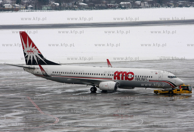 Gdansk, Rebiechowo. Nz. Boeing 737-86N  AMC Airlines.
26.11.2008
fot....