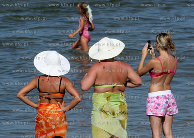 Tlumy na kolobrzeskiej plazy.
08.08.2009
fot. Przemyslaw...