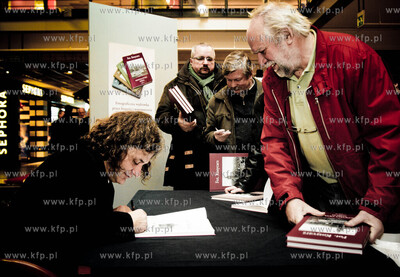 CH Manhattan. Promocja IV czesci albumu Fot. Kosycarz...