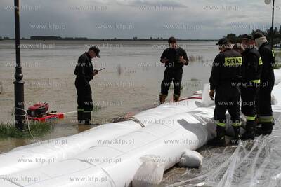 Ok. godz. 11 do Tczewa dotarla fala kulminacyjna. Poziom...