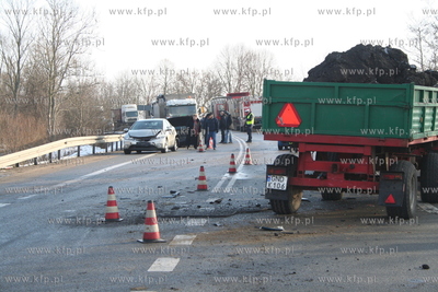 Na krajowej "siodemce" w miejscowosci Solnica niedaleko...