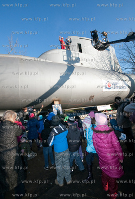 Z transportowanego na teren Akademii Marynarki Wojennej...