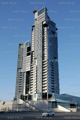 Apartamentowiec Sea Towers przy ul. Hryniewieckiego...