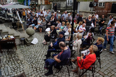 Gdańsk. Biblioteka na ul. Mariackiej. Narodowe czytanie...
