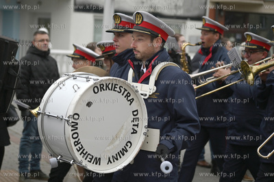 Rumia. Parada z okazji 106. rocznicy odzyskania niepodleg?o?ci...
