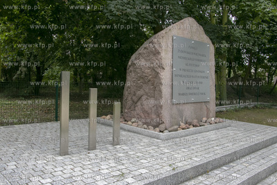 Obelisk ku czci zmarłych i zamordowanych więźniarek...