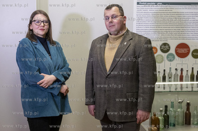 Wykład dr Aleksandry Girsztowt ( na zdjęciu po lewej...