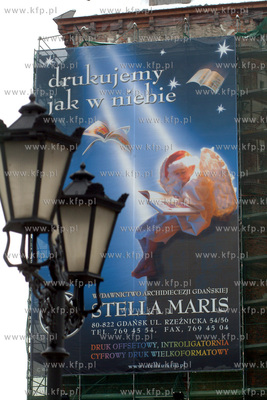 Katownia w Gdansku z reklama wydawnictwa Stella Maris.09.01.2003Fot...
