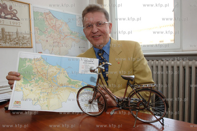 Antoni Szczyt, zastepca Dyrektora Wydzialu Gospodarki...