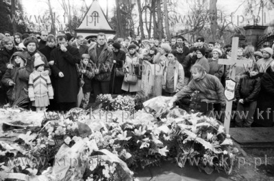 Pogrzeb na cmentarzu w Gdansku Oliwie 13 letniej Dominiki...
