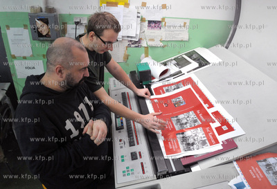 W drukarni POZKAL w Inowroclawiu rozpoczal sie druk...