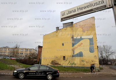 Gdansk. Dom na rogu ul. Rybaki Gorne i Heweliusza ...