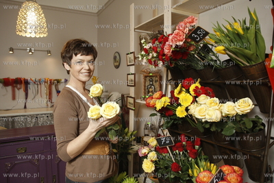 Magda Masny w swojej kwiaciarni Rosamelia w Sopocie.
03.11.2010
fot....