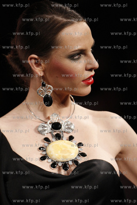Gdansk. Gala Bursztynu i Mody Amberif 2011. Nz   pokaz...