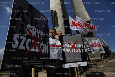 Gdansk. Manifestacja przedstawicieli NSZZ Solidarnosc...