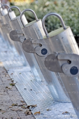 Przed Urzedem Miasta Sopotu stanela  pierwsza stacja...