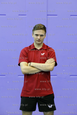 Jakub Folwarski, tenisista stolowy. 18.11.2013 fot....