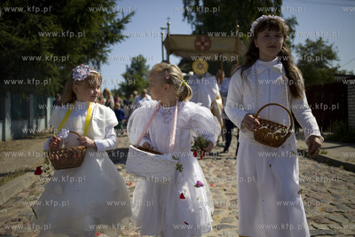 Procesja Bozego Ciala w gdanskiej dzielnicy Letnica....