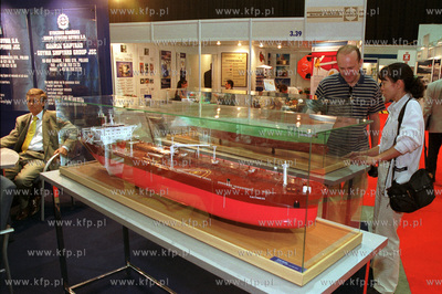 Targi Morskie "BALTEXPO 2002" w Gdansku. Stoisko Stoczni...