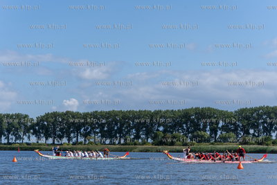 Marina w Błotniku. IX Żuławskie Regaty Łodzi Smoczych....