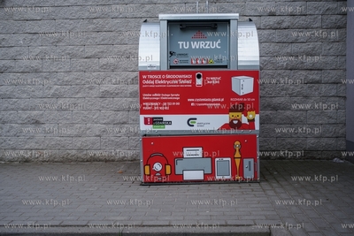 Gdańsk, ul. Norblina. Pojemnik do selektywnej zbiórki...