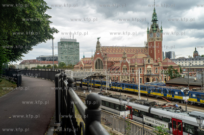 Gdańsk, ul. 3 maja. Nz. Dworzec Główny PKP w Gdańsku....